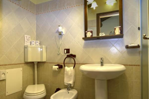 Hotel Antico Casale Vigarano Mainarda Екстер'єр фото
